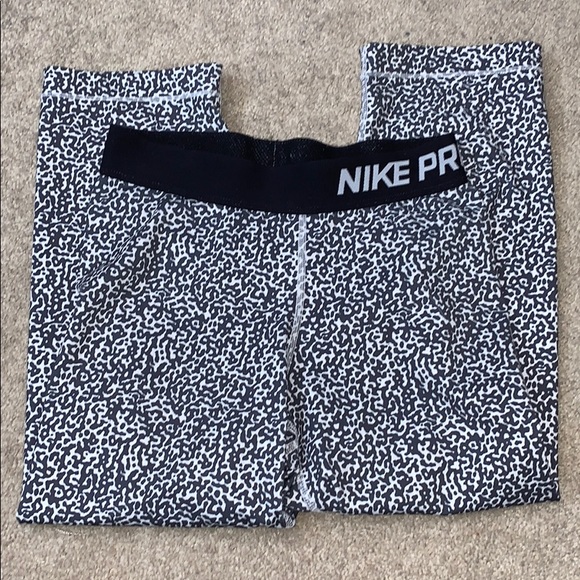 Nike Pro XS Capris Black/White Mezzo - Picture 4 of 8
